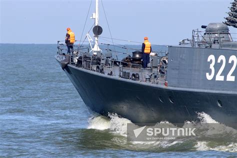 Baltic Fleet ships set out to sea for Zapad 2017 military exercise ...