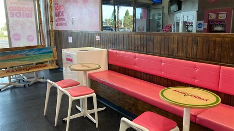 Accessible Restaurant & Cafe In Waverley: Yogurberry Bondi Beach | Wheeleasy