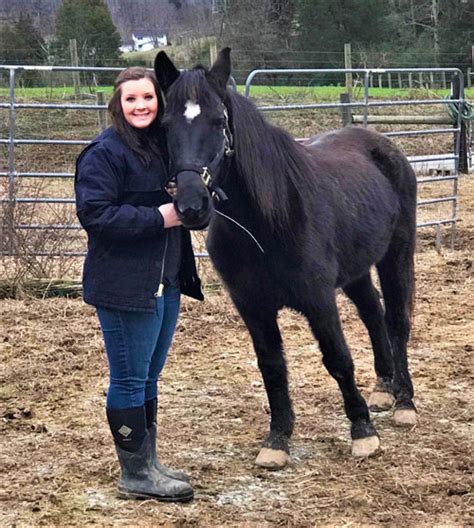 News: Roane State grad tends to her family farm while pursuing degree in agribusiness - Roane ...