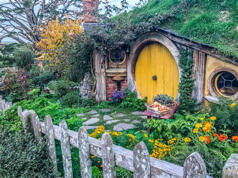 5 Reasons Why You Need To Visit Hobbiton On Your Trip To New Zealand ...