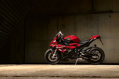 Download BMW S1000RR Vehicle BMW S1000 4k Ultra HD Wallpaper