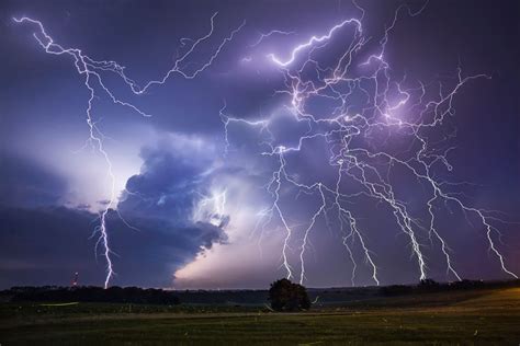 The Easiest Method for Photography of lightning strikes step by step - SPC