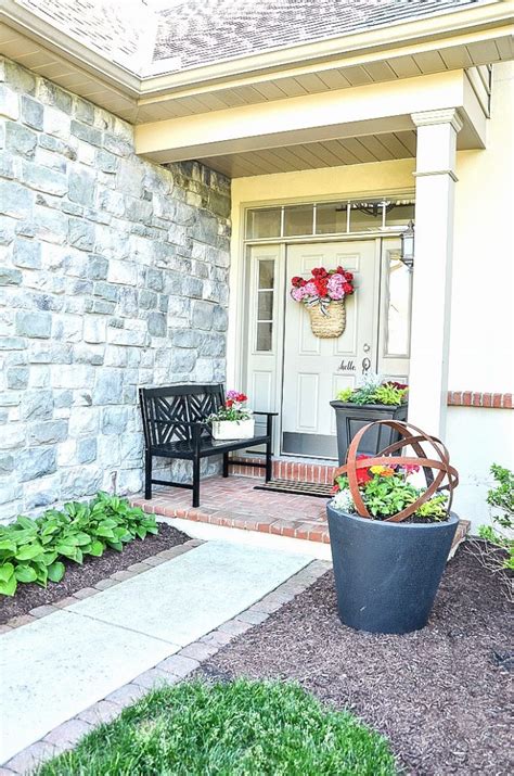 7 Easy Small Front Porch Decorating Ideas - StoneGable