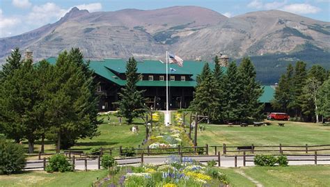 Glacier Park Lodge • National Park Lodge Architecture Society