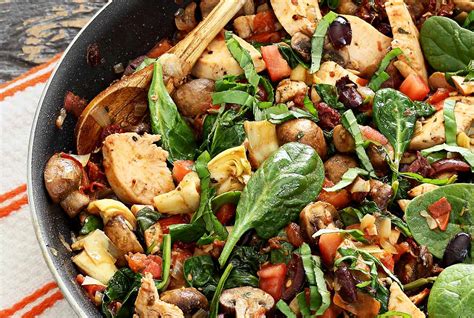 One Skillet Paleo Mediterranean Chicken Recipe | Paleo Newbie