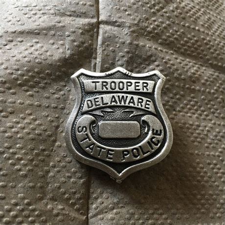 Collectors-Badges Auctions - Delaware State Police Trooper