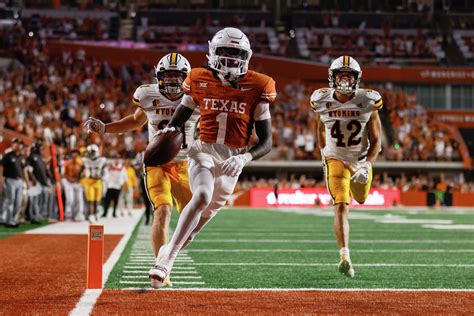 Texas college football rankings: Texas Longhorns rally to stay No. 1