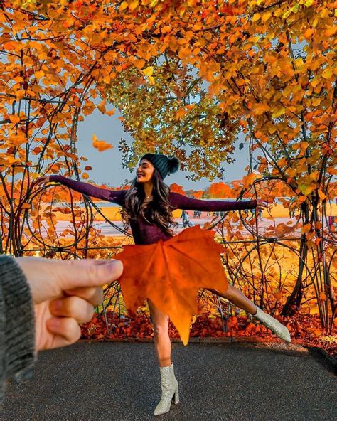 20 Fall Picture Ideas for Inspiration Before Your Photoshoot