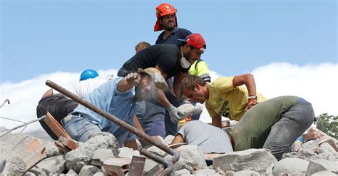 Refugees In Italy Donate Money And Help Clean Up After Earthquake ...