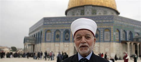 Jerusalem Grand Mufti Condemns Western Wall Agreement – The Forward