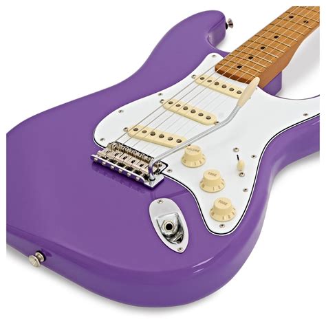 Fender Jimi Hendrix Stratocaster, Ultra Violet at Gear4music