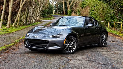 Video Review: Hardtop MX-5 Miata RF Gains Elegance but Loses Openness - The New York Times