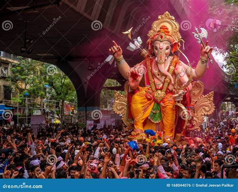 Ganpati Visarjan Mumbai 2024 - Noami Angelika