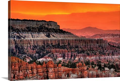 Bryce Canyon at sunrise, with characteristic hoodoos and rock ...