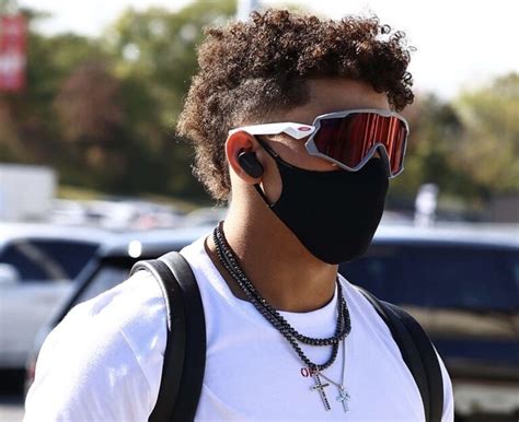 The Complete Guide to Patrick Mahomes Sunglasses | Oakley Forum