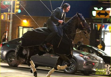 Keanu Reeves Performs This Crazy Stunt on a Horse for 'John Wick 3 ...