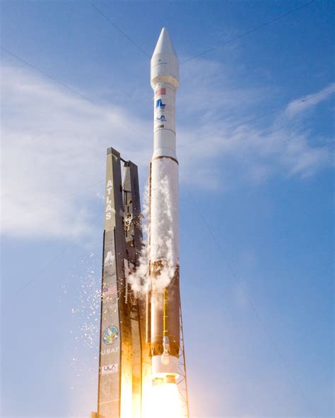 Air Force officials launch Atlas V rocket lifting government communications satellite > Air ...