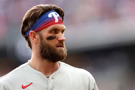 Phillies Show Off Bryce Harper Rocking A Special Chain