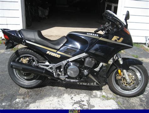 Review of Yamaha FJ 1200 (reduced effect) 1987: pictures, live photos ...