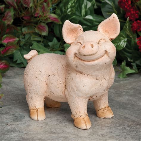 Smiling Pig Statue | Spilsbury