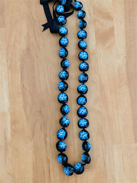 Hawaii Black Kukui Nut Lei With Painted Blue Hibiscus Flowers - Etsy