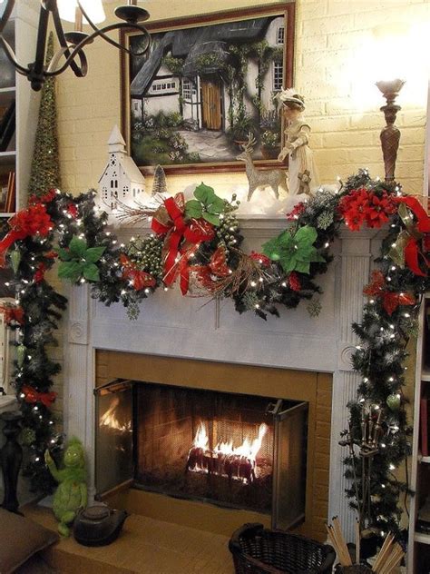 10+ Chimney Christmas Decor Ideas - DECOOMO