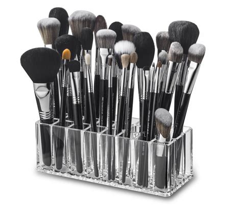 The Best Makeup Brush Holder Ideas For Your Makeup Counter!