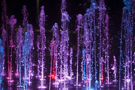 fountain, splash, water, splashing, blue, pink, drops, aqua, flow, scatter | Pxfuel