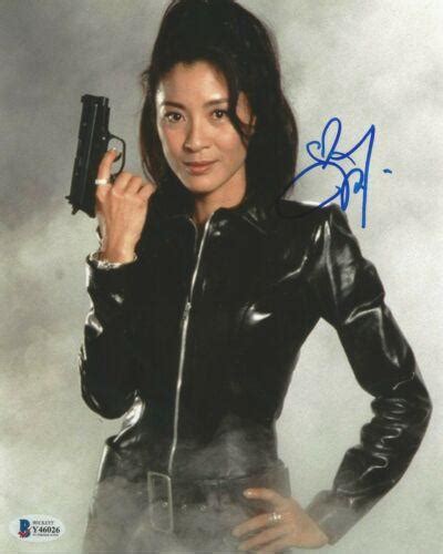 Michelle Yeoh Bond Girl James Bond 007 Beckett Authentic 8x10 | #4552602250