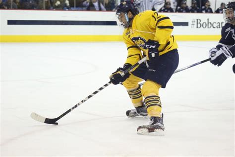 Men's hockey to face Dartmouth Saturday night - QBSN