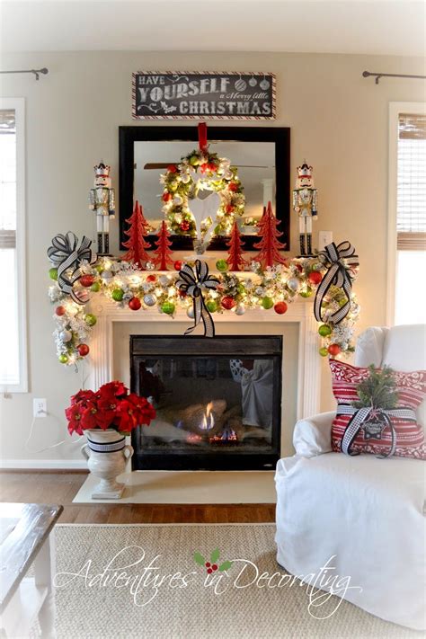 30+ Fireplace Mantel Decoration For Christmas – DECOOMO