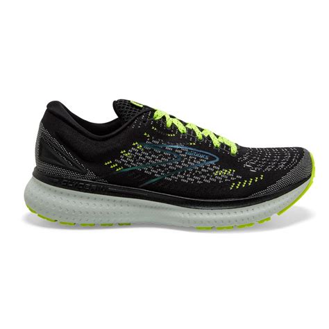 Runners Plus | Shop for Running Shoes, Apparel, and Accessories