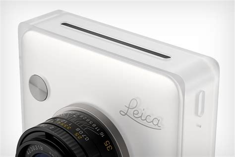 This fan-made Leica instant camera is the best of all worlds | Yanko Design