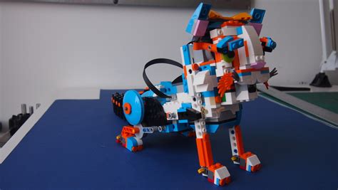 Lego Boost is an awesome robot-building and code-learning kit | Mashable