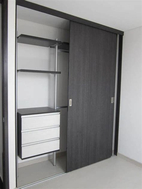 Closet puerta corrediza | Diseño de closet, Diseño de armario para dormitorio, Puertas ...