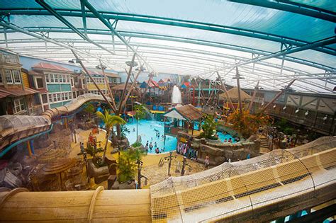 Best UK indoor waterparks - Picniq Blog