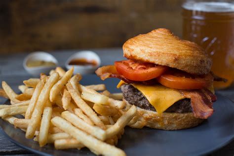 Starbucks Is Selling Croissant Bun Burgers at La Boulange - Eater