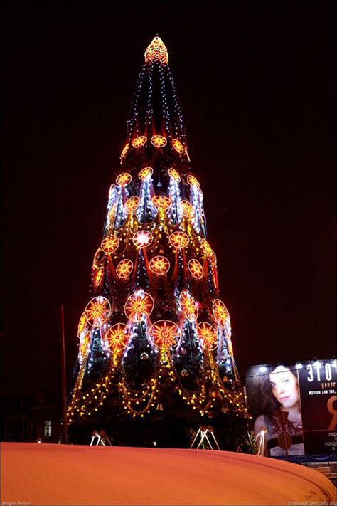 Christmas Trees of Moscow, Russia | English Russia | Christmas worldwide, Christmas tree ...