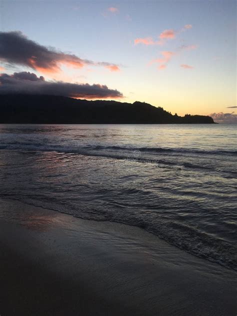 Sunset in Hanalei Bay on Kauai Island, Hawaii. Stock Image - Image of kauai, ocean: 101087159