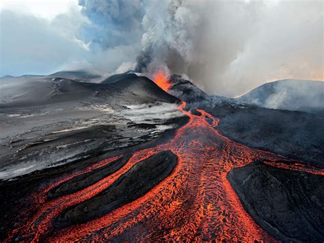 A 16-Day Hike Through Snow, Ice, and Live Volcanos You'll Kill to Go On ...