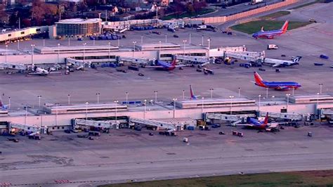 New Midway Airport parking lot to open Monday - ABC7 Chicago