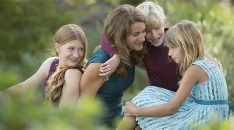 ‘I love being their mother’: Melinda Gates shares throwback picture with kids amid divorce from ...