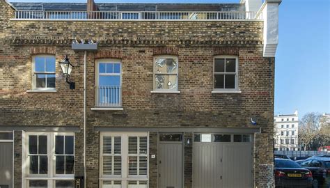 3 bedroom mews in Reece Mews, London, SW7 | Lurot Brand