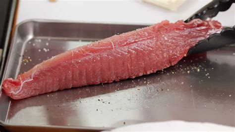 Skipjack Tuna Steak with Japanese-style Sauce and Garlic Chips Recipe (Seasonal Bonito Steak ...