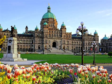 9 Reasons That Make Living In Victoria BC, Canada Amazing