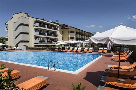 UNAWAY HOTEL FORTE DEI MARMI $96 ($̶1̶3̶2̶) - Prices & Reviews - Italy