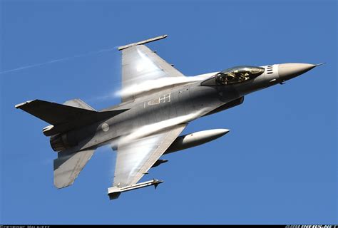 Lockheed Martin F-16A Fighting Falcon - Taiwan - Air Force | Aviation Photo #5242585 | Airliners.net