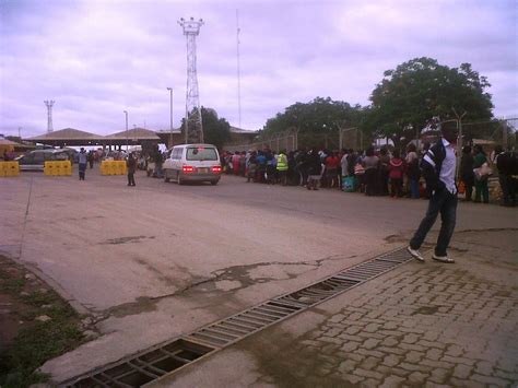 Crossing Beitbridge: BEITBRIDGE BORDER UPDATE: 09 JANUARY 2014