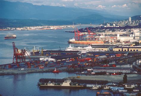 Railpictures.ca - Ulrich Zunke Photo: Overview of the CP Container Terminal, Port Vancouver 1991 ...