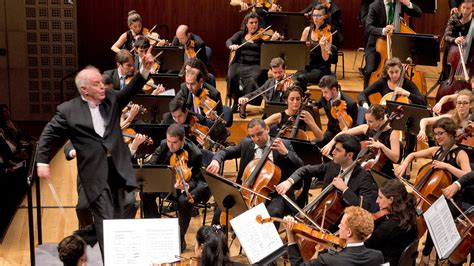 Daniel Barenboim’s West-Eastern Divan Orchestra Delivers - NYTimes.com